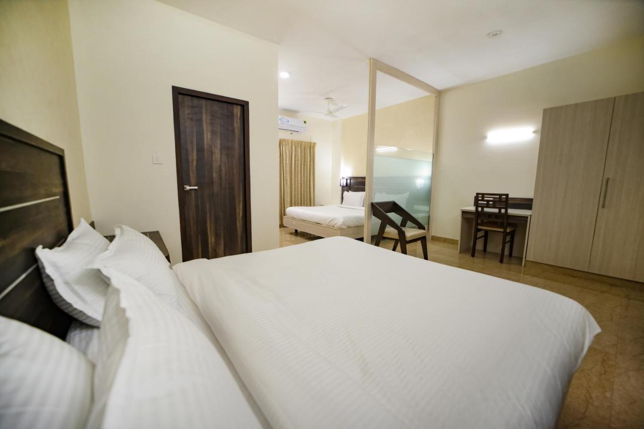 Avenue 11 Premium Stays มทุราย ภายนอก รูปภาพ