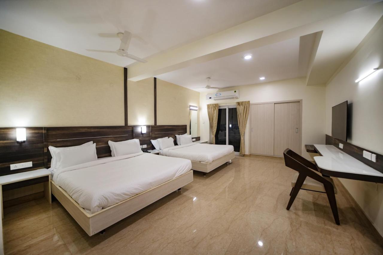 Avenue 11 Premium Stays มทุราย ภายนอก รูปภาพ