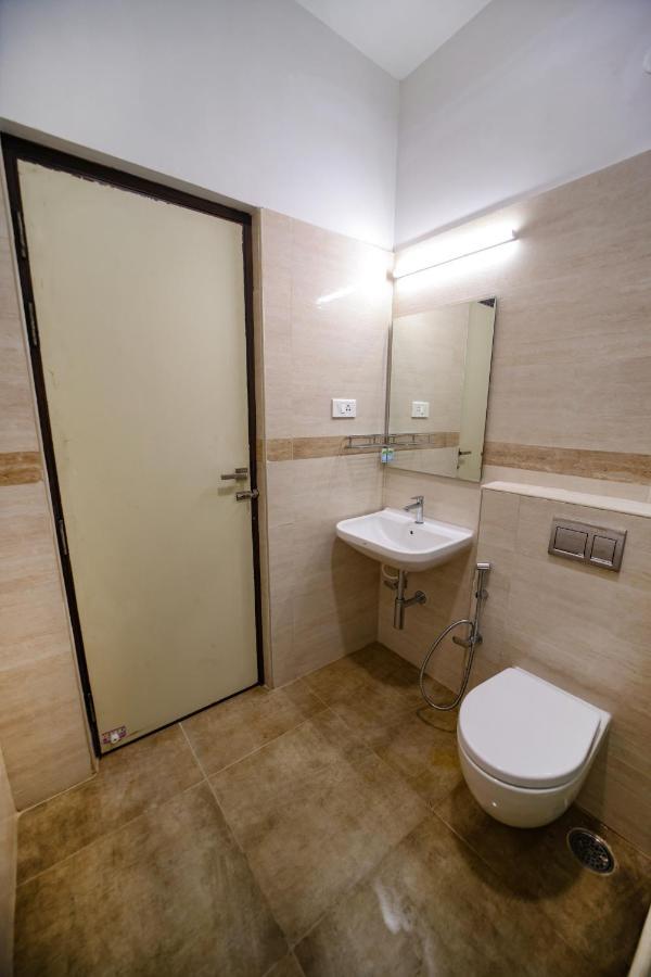 Avenue 11 Premium Stays มทุราย ภายนอก รูปภาพ