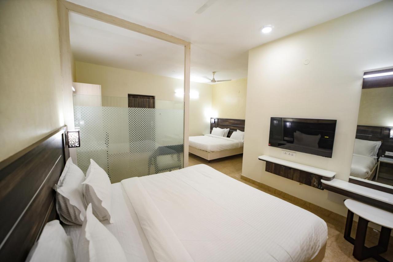 Avenue 11 Premium Stays มทุราย ภายนอก รูปภาพ