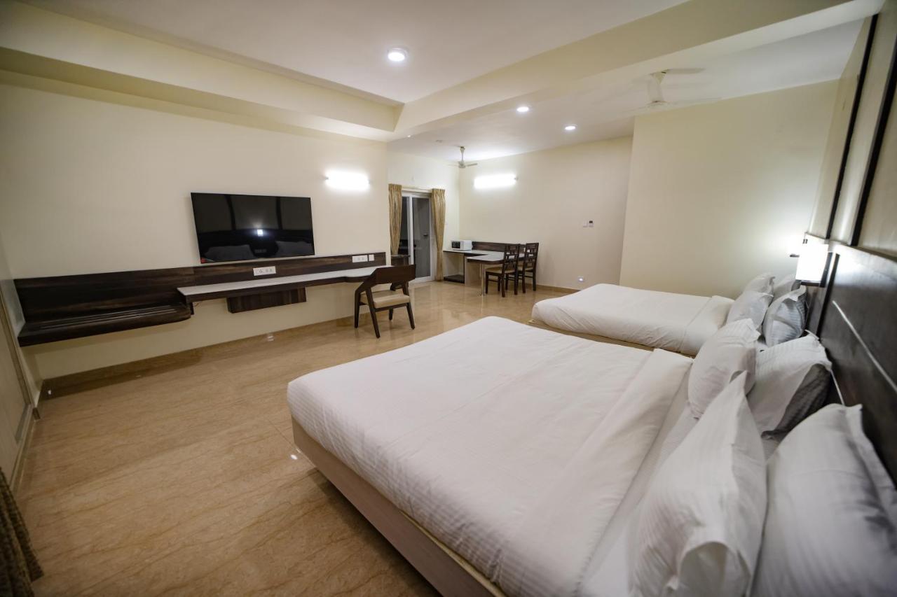 Avenue 11 Premium Stays มทุราย ภายนอก รูปภาพ