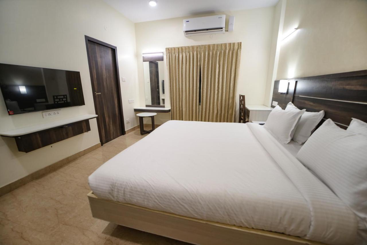 Avenue 11 Premium Stays มทุราย ภายนอก รูปภาพ