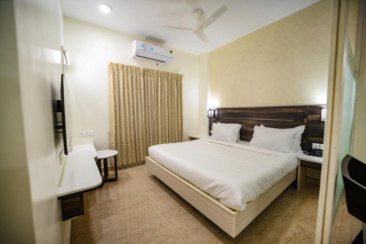 Avenue 11 Premium Stays มทุราย ภายนอก รูปภาพ