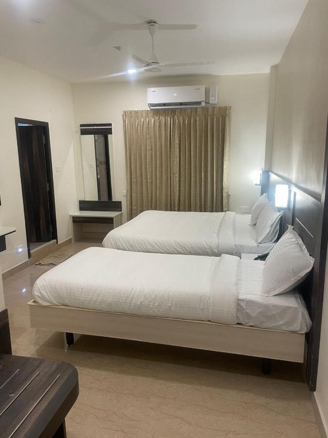 Avenue 11 Premium Stays มทุราย ภายนอก รูปภาพ