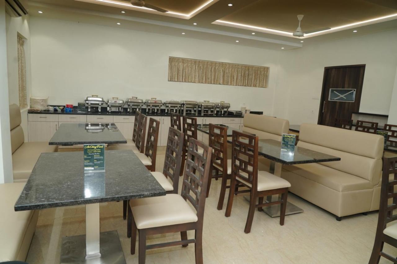 Avenue 11 Premium Stays มทุราย ภายนอก รูปภาพ