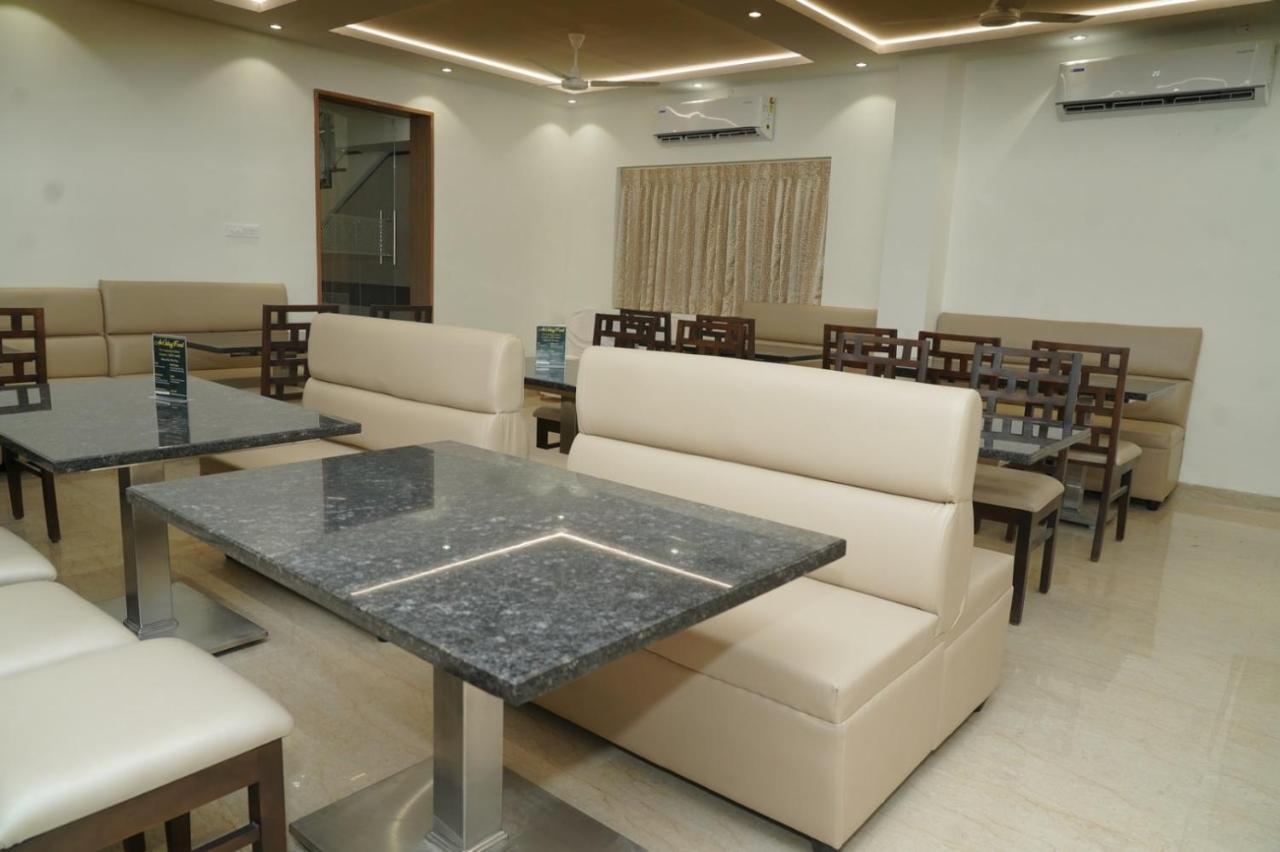Avenue 11 Premium Stays มทุราย ภายนอก รูปภาพ